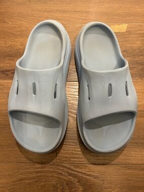 HOKA One One Ora Recovery Slide 3 women’s size 8 Cloud blue -light wear